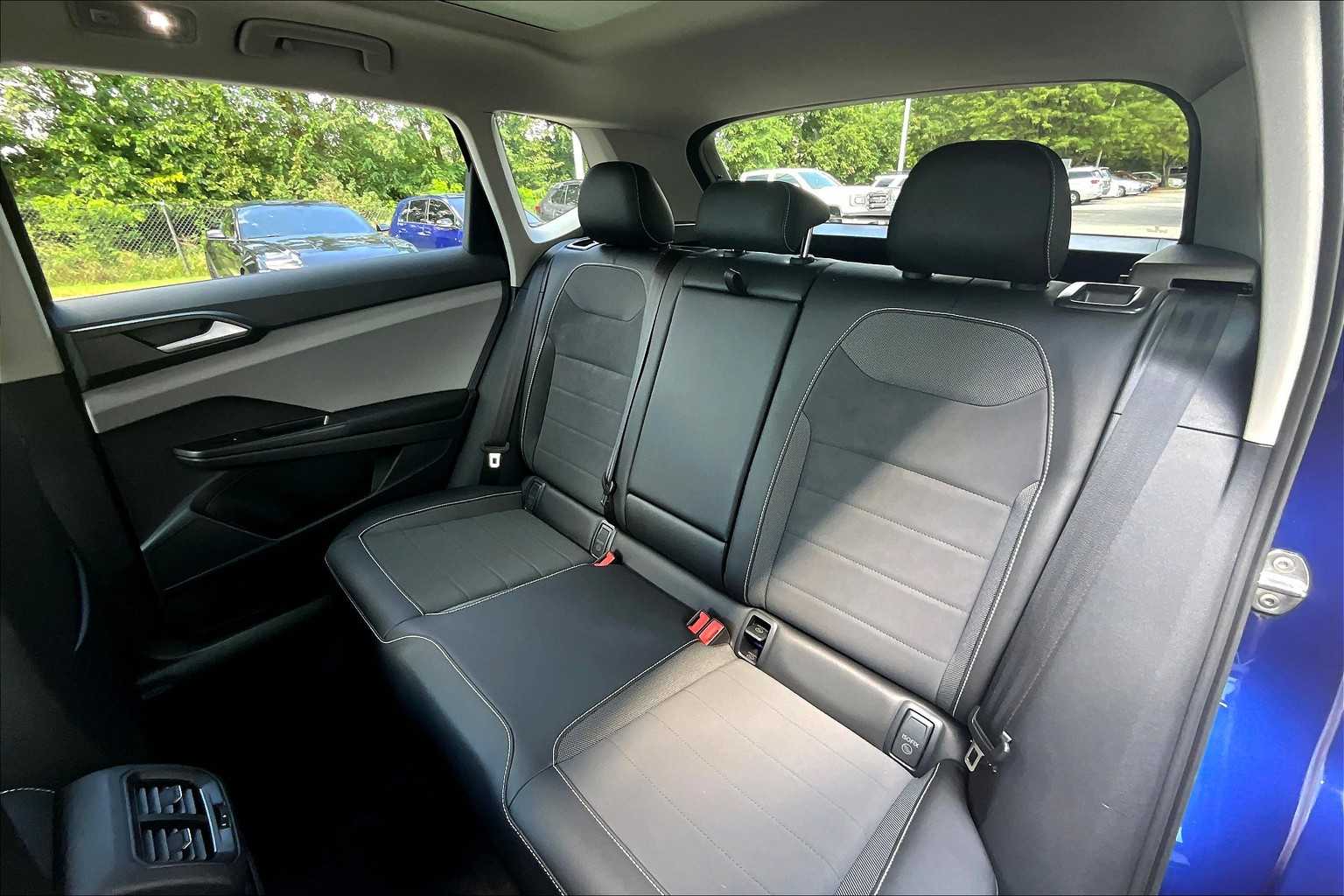 2023 Volkswagen Taos SE photo 17