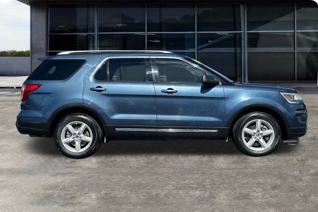 2018 Ford Explorer XLT photo 2