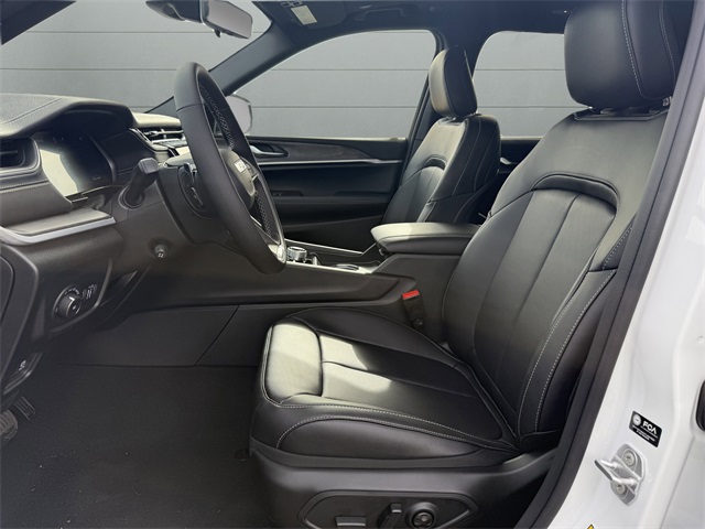 2025 Jeep Grand Cherokee Limited photo 9