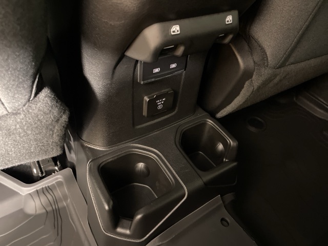 2025 Jeep Wrangler Sahara photo 34