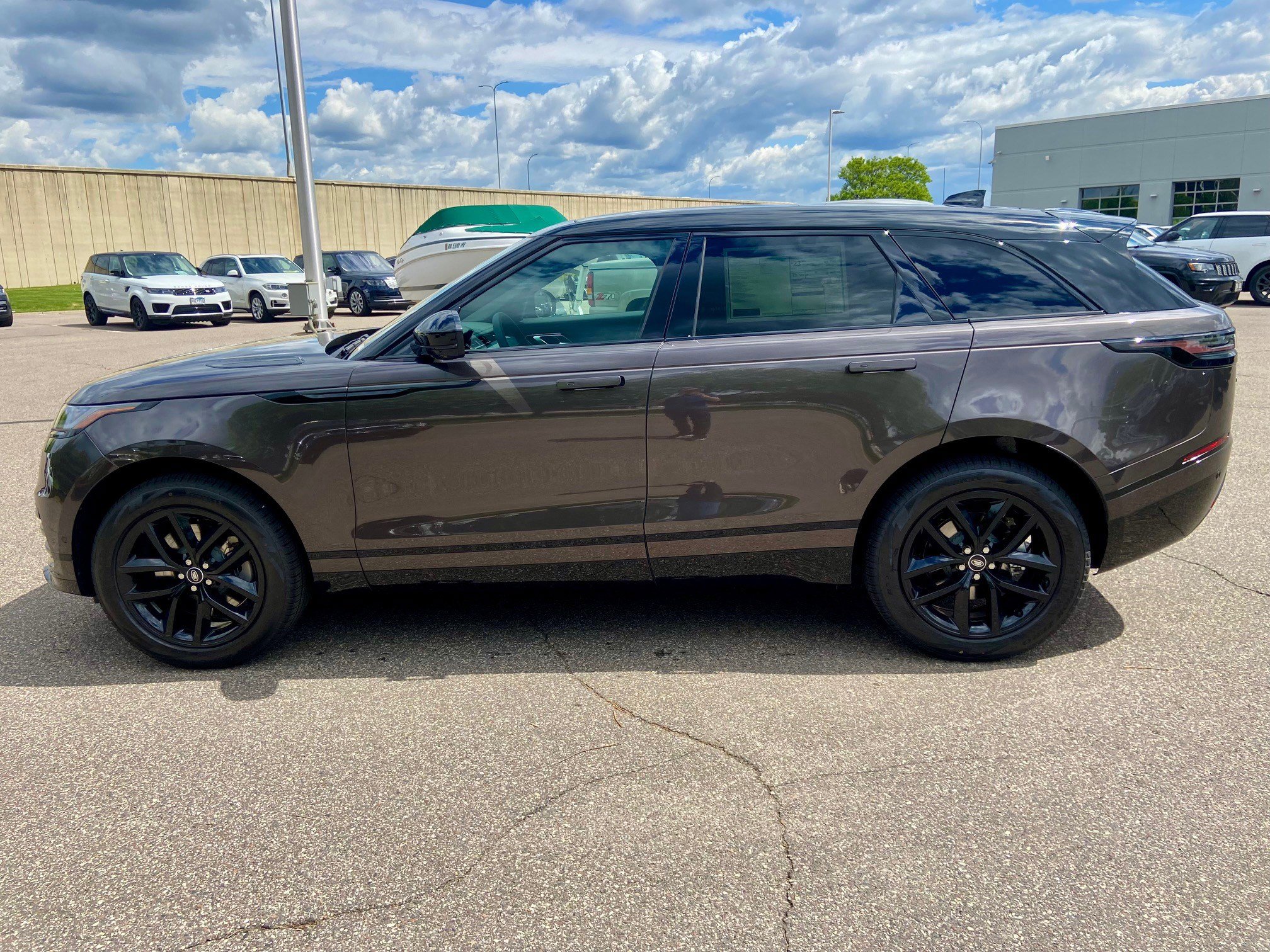 2026 Land Rover Range Rover Velar SE photo 6