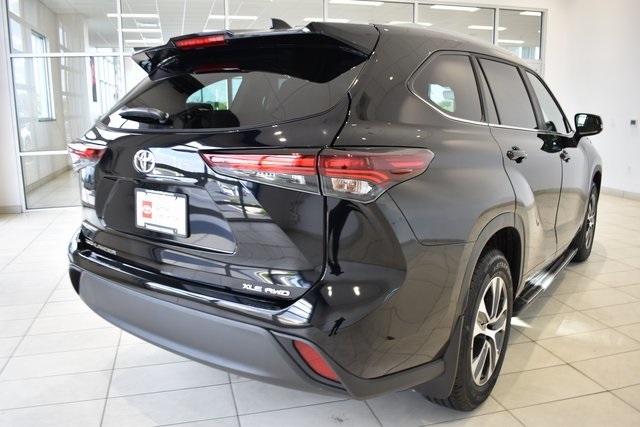 2024 Toyota Highlander XLE photo 10