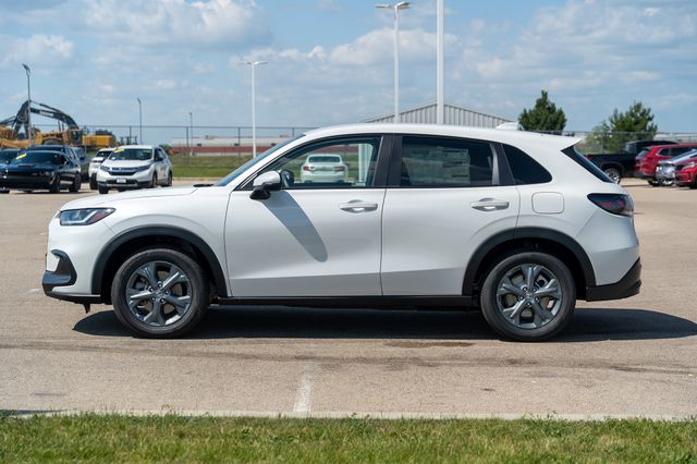 2026 Honda HR-V LX photo 4