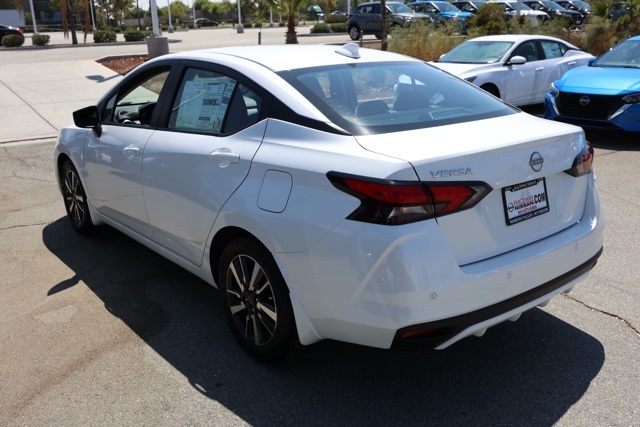 2025 Nissan Versa 1.6 SV photo 6