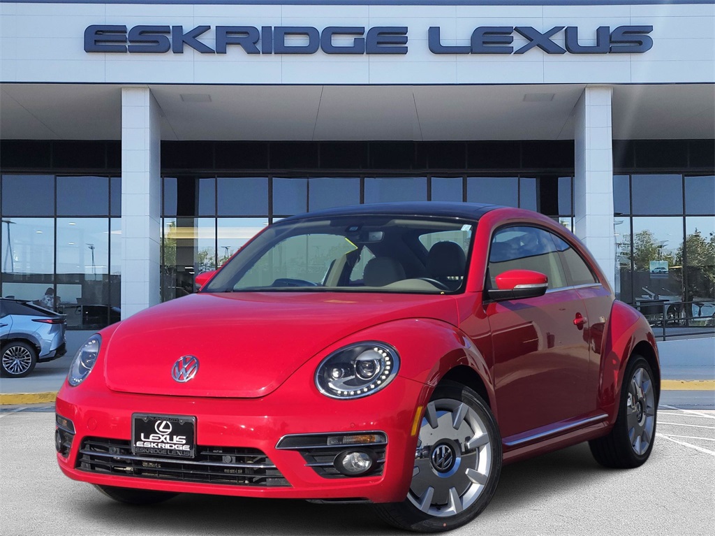 2019 Volkswagen Beetle SE's photo