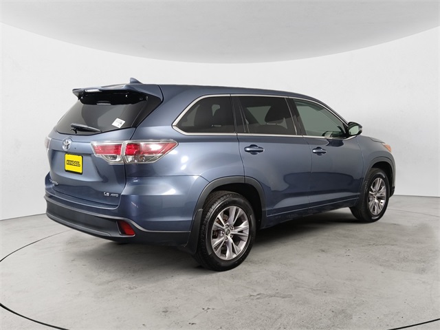 2016 Toyota Highlander LE Plus photo 5