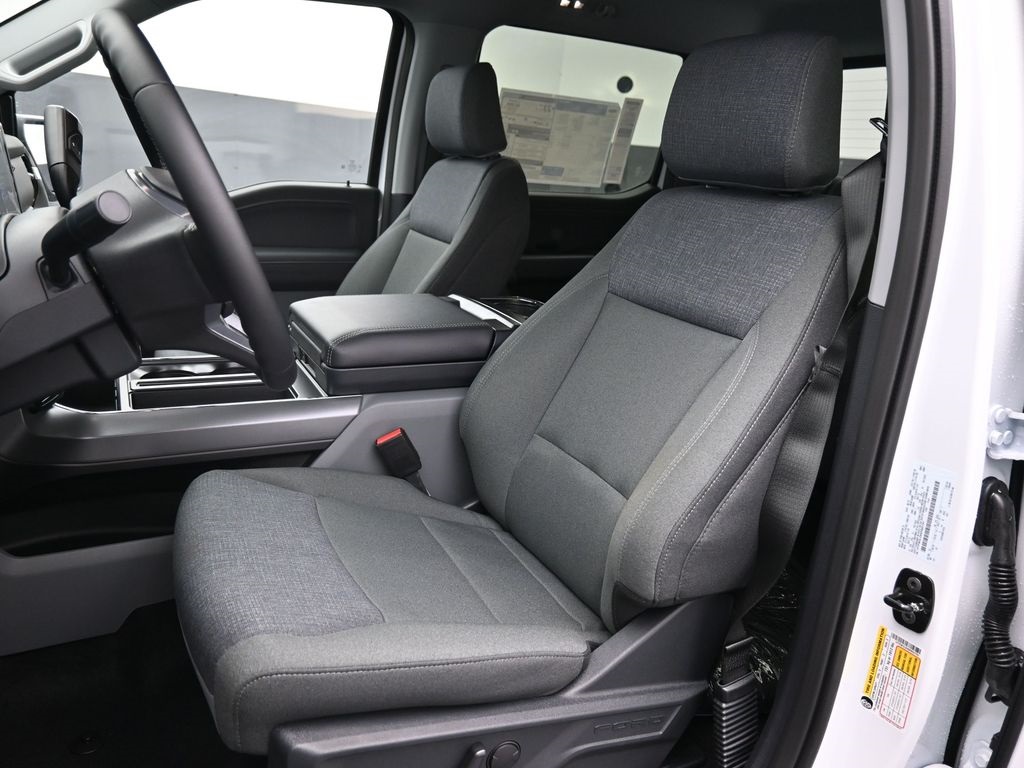 2025 Ford F-150 XLT photo 10