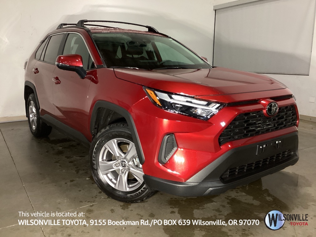 2025 Toyota RAV4 XLE's photo