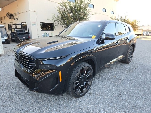 2024 BMW XM Base's photo