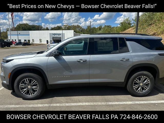 2026 Chevrolet Traverse 2LT photo 2
