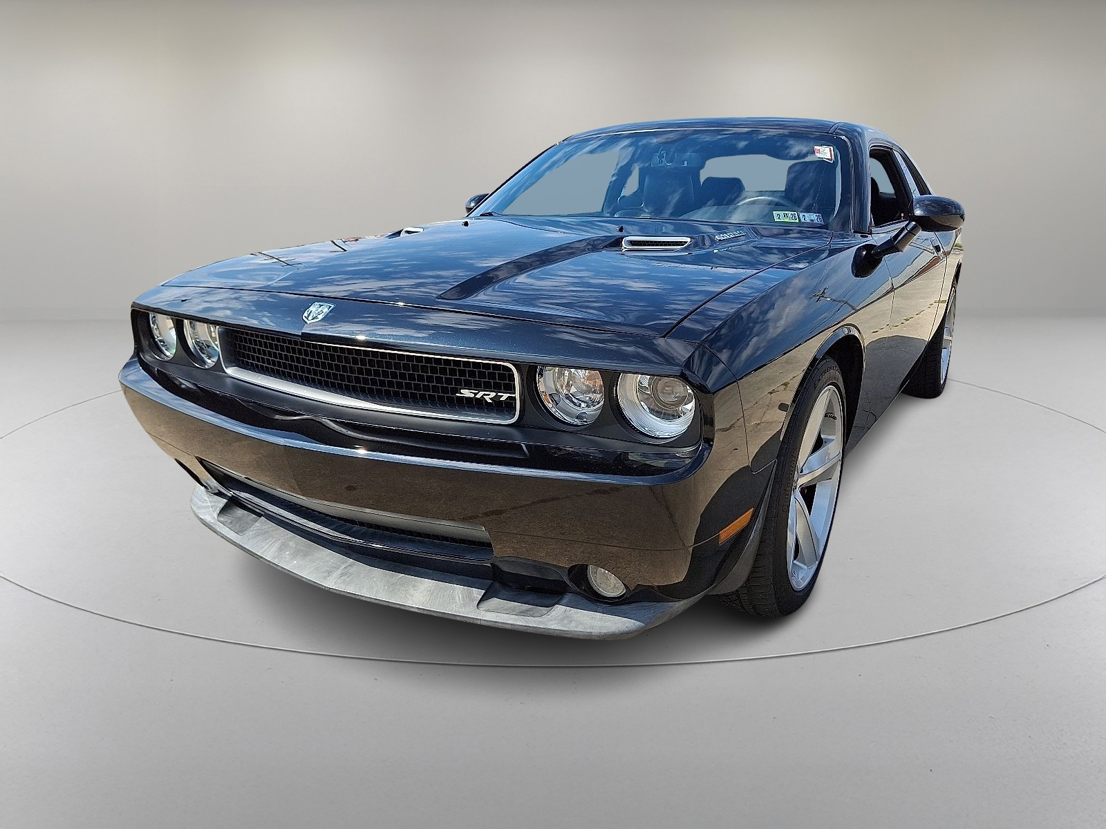 2009 Dodge Challenger SRT8 photo 4