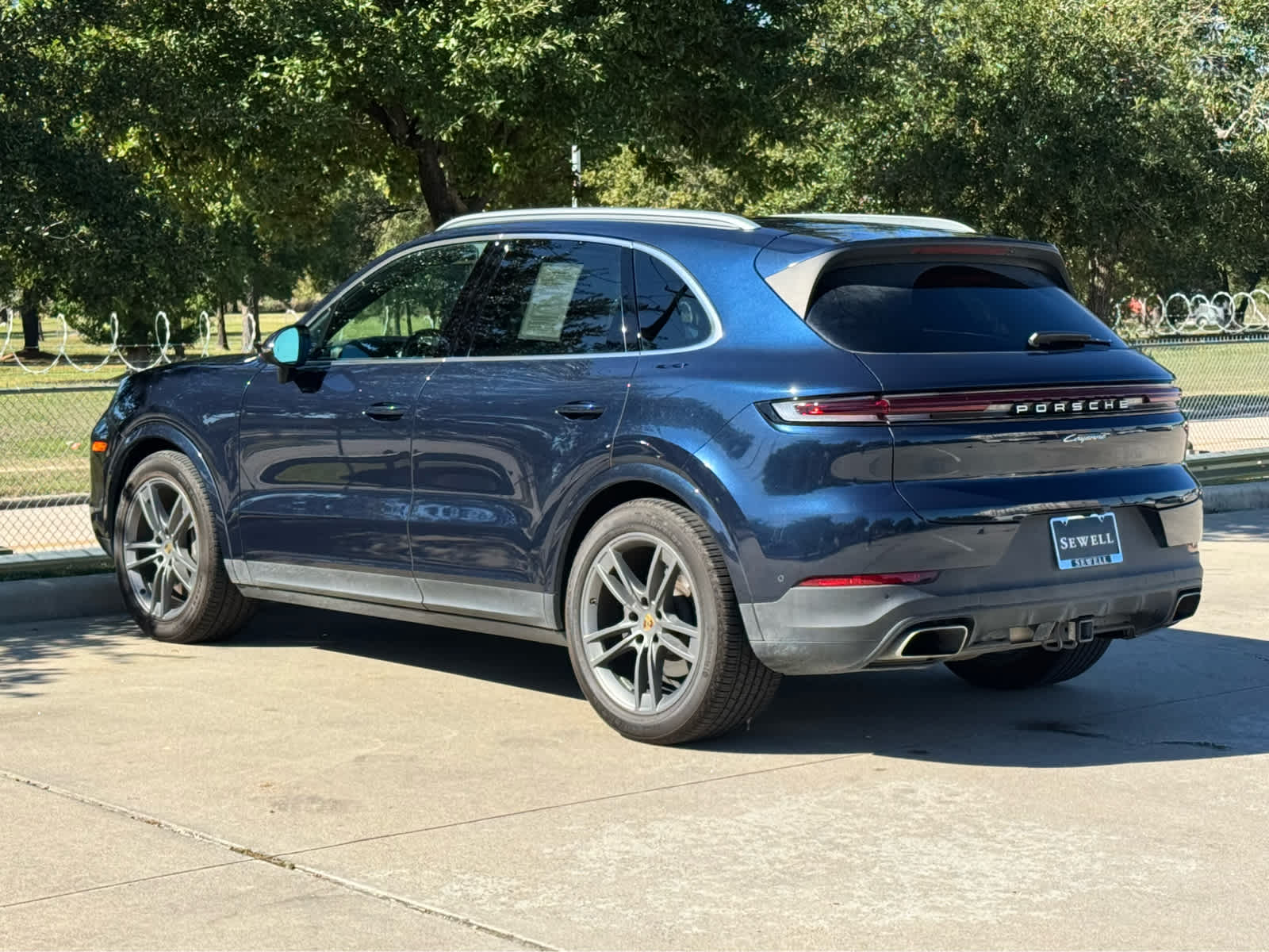 2024 Porsche Cayenne photo 4