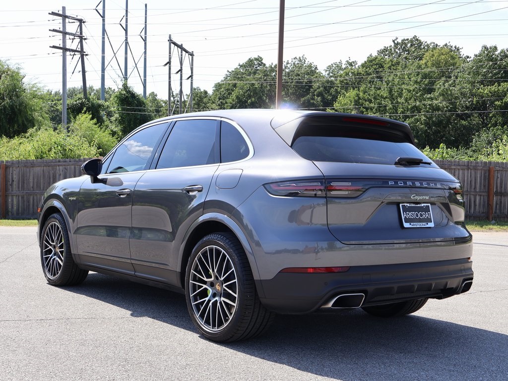 2023 Porsche Cayenne E-Hybrid photo 3