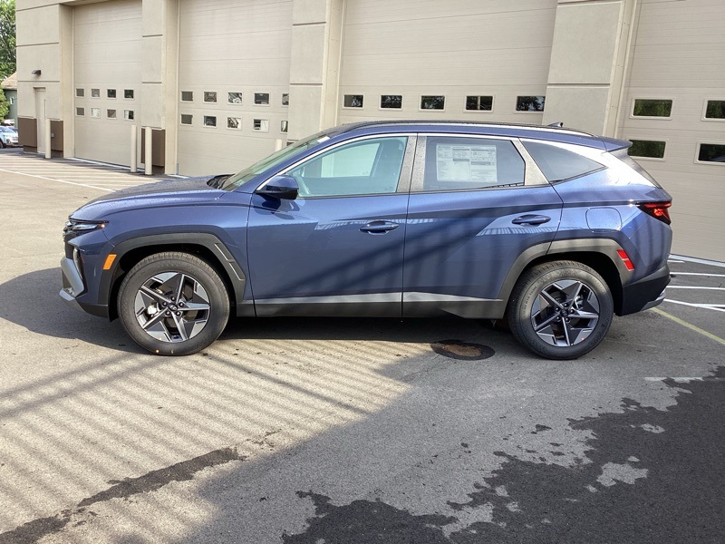 2025 Hyundai Tucson SEL photo 3