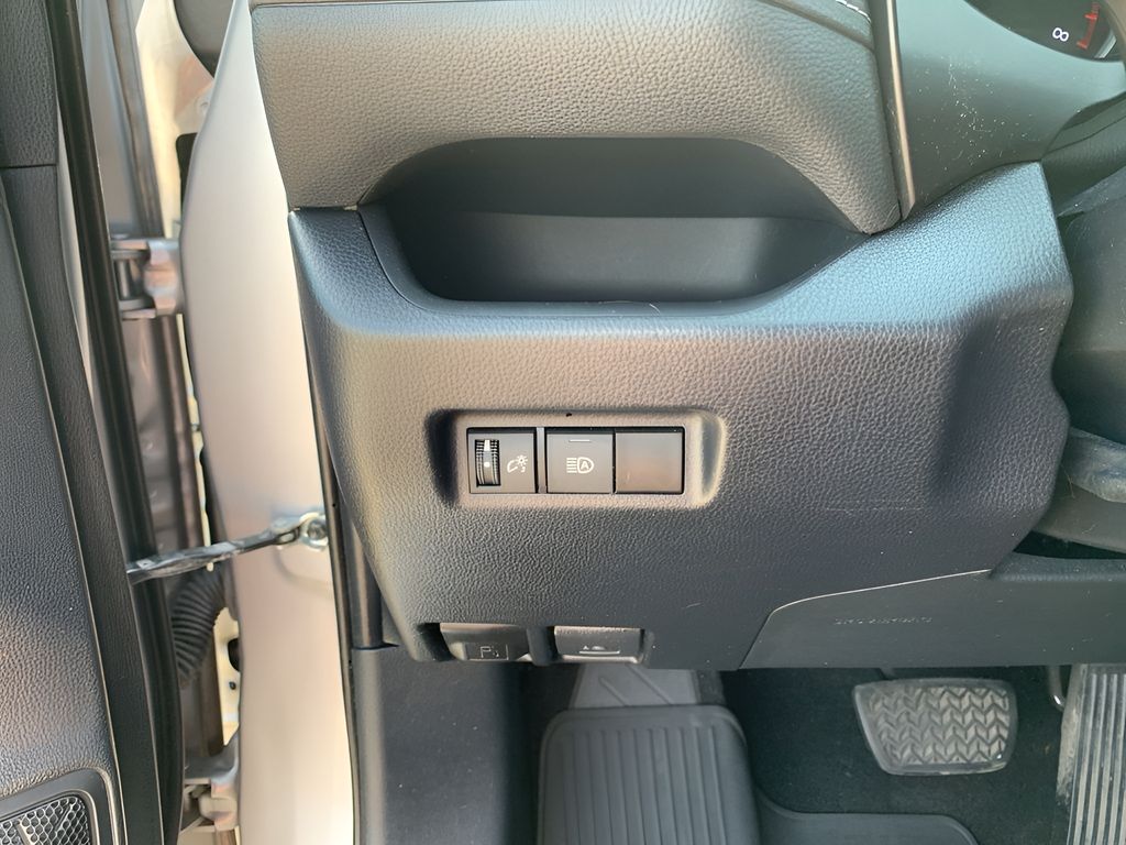 2019 Toyota RAV4 LE photo 24