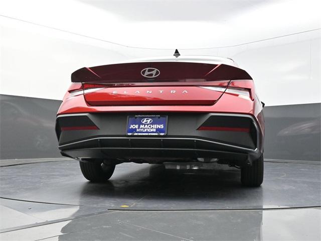 2025 Hyundai Elantra SE photo 33