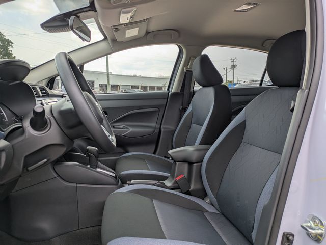 2025 Nissan Versa SV photo 12