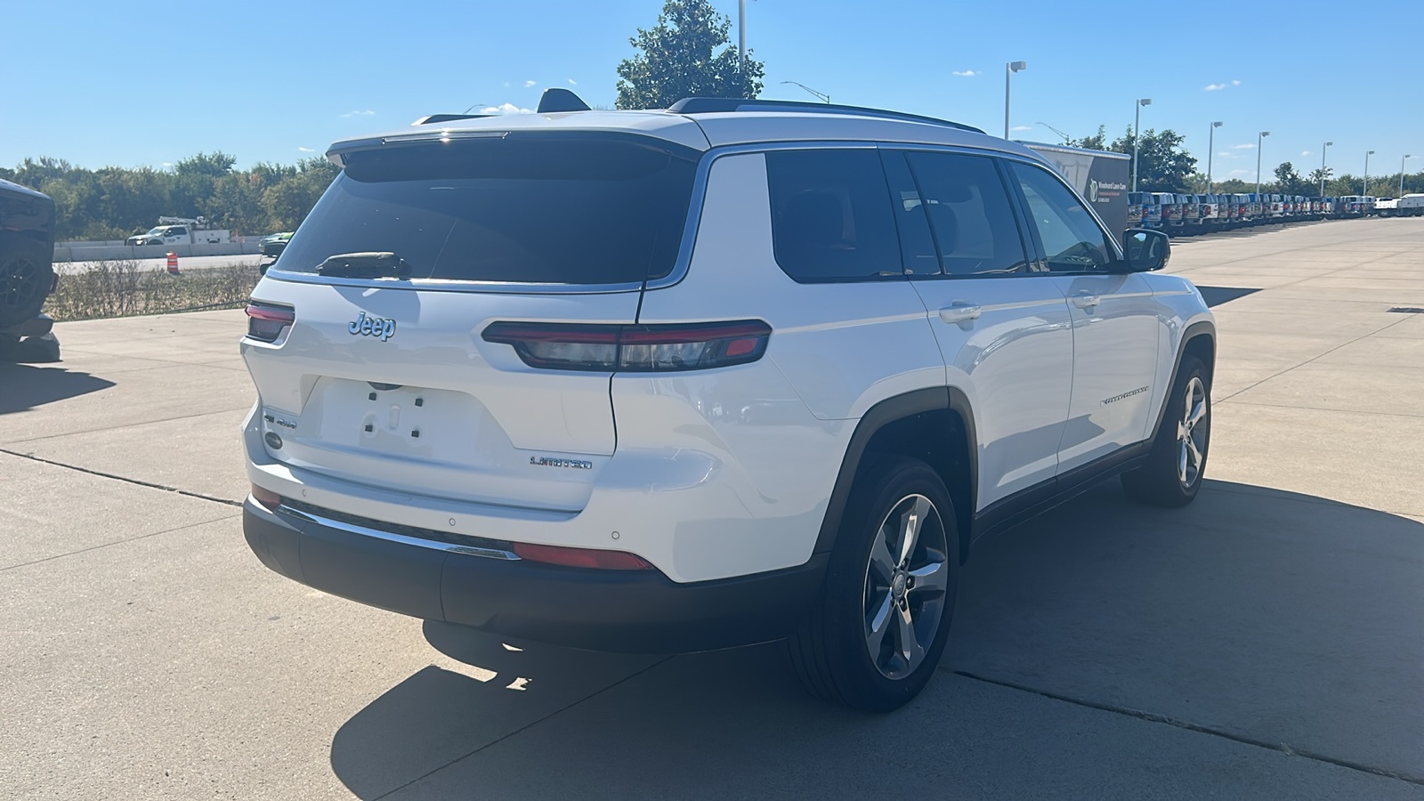 2022 Jeep Grand Cherokee Limited photo 3