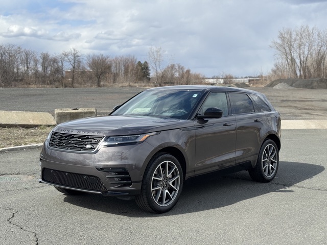 2026 Land Rover Range Rover Velar Dynamic SE's photo