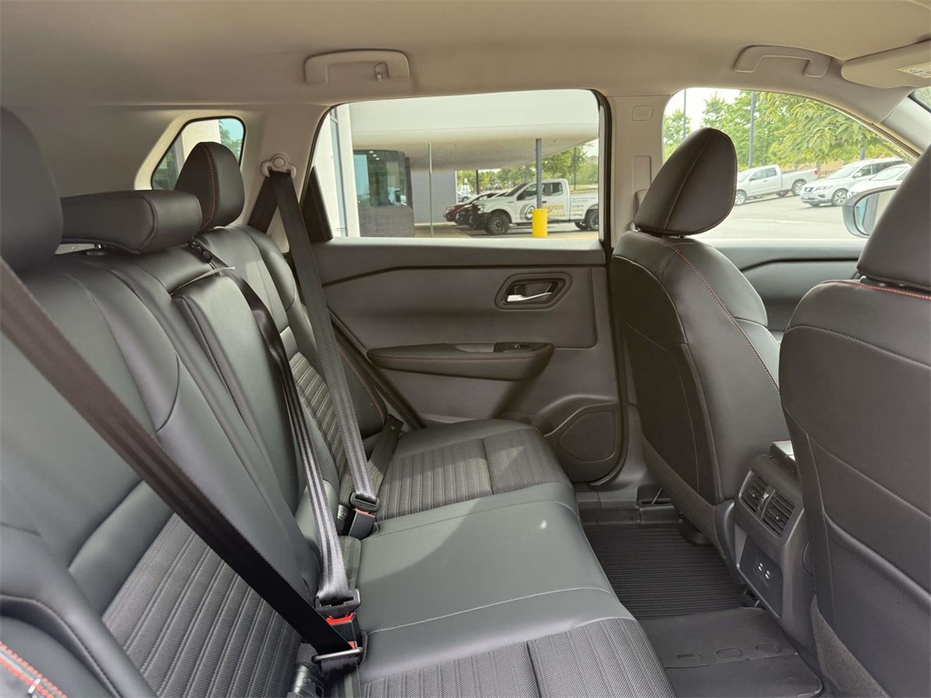 2026 Nissan Rogue SV photo 12