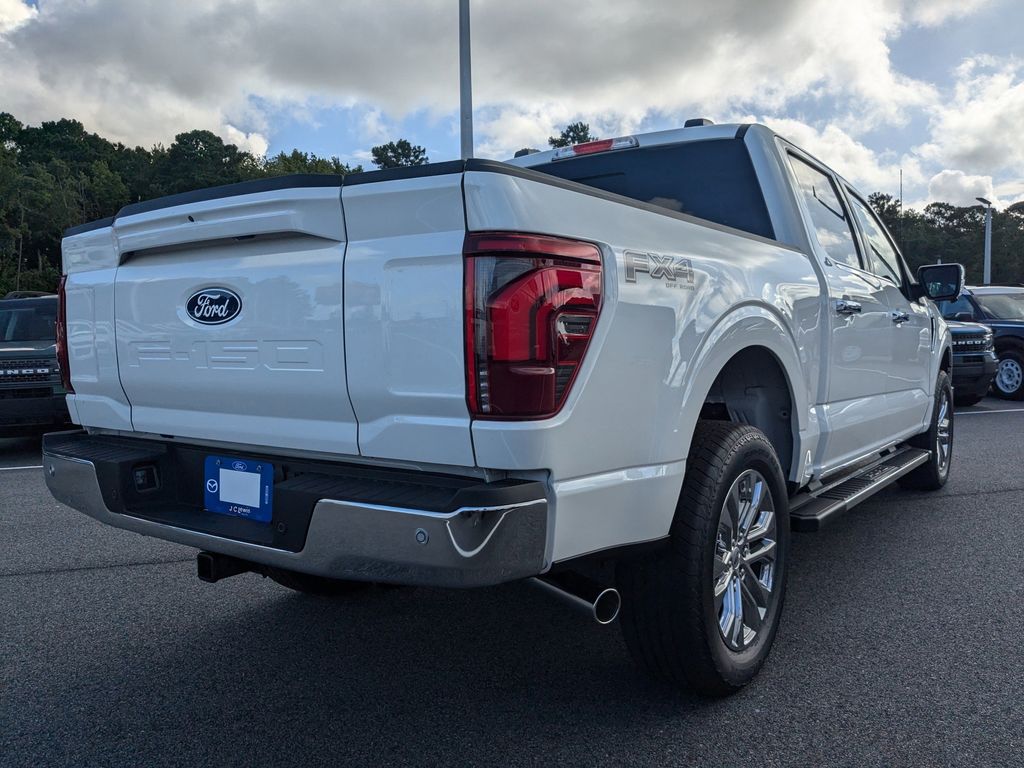 2025 Ford F-150 Lariat photo 3