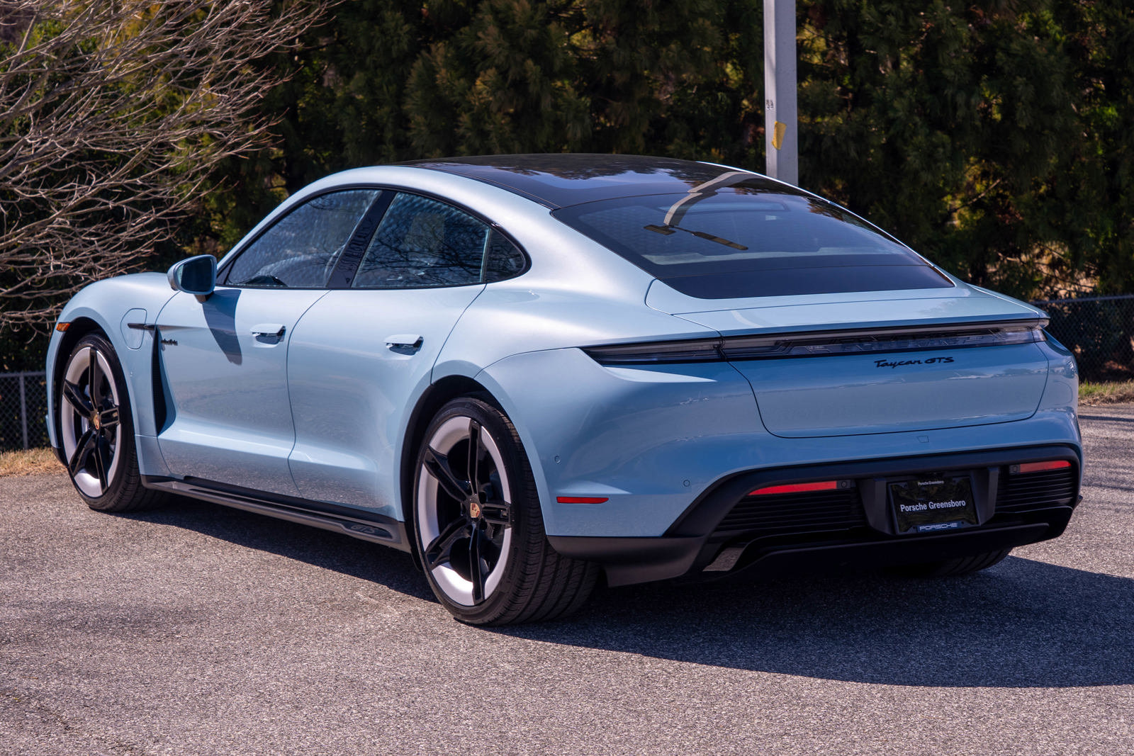 2025 Porsche Taycan GTS photo 3
