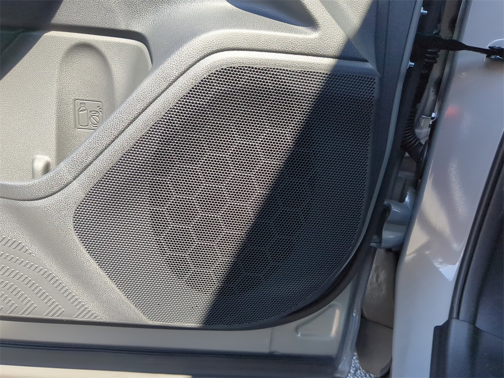 2025 Subaru Forester Premium photo 17