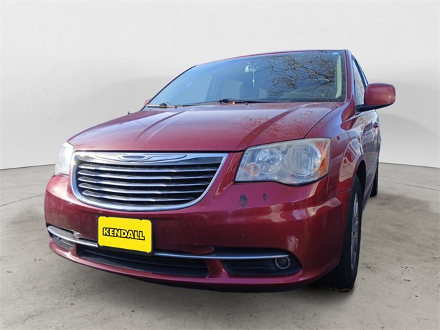 2014 Chrysler Town & Country Touring's photo