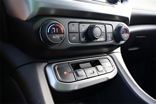 2023 Gmc Acadia SLE photo 16