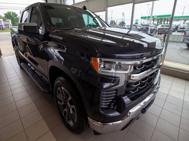 2022 Chevrolet Silverado 1500 LT photo 4
