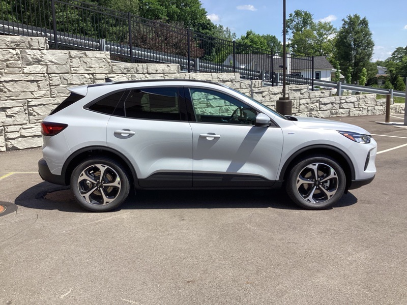 2025 Ford Escape Hybrid ST-Line Select photo 8