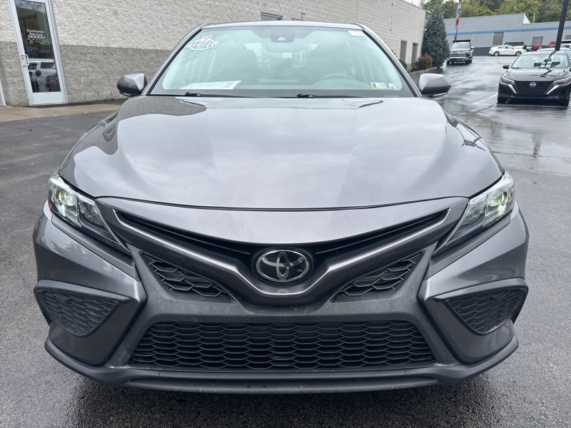 2022 Toyota Camry SE photo 8