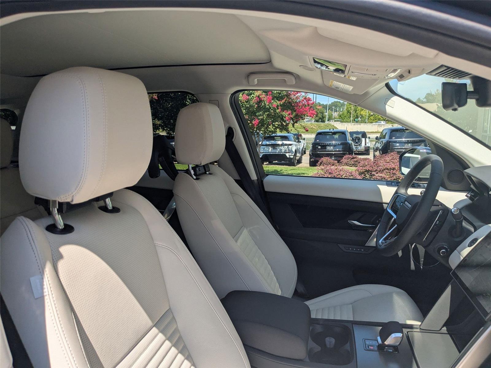 2025 Land Rover Discovery Sport S photo 21