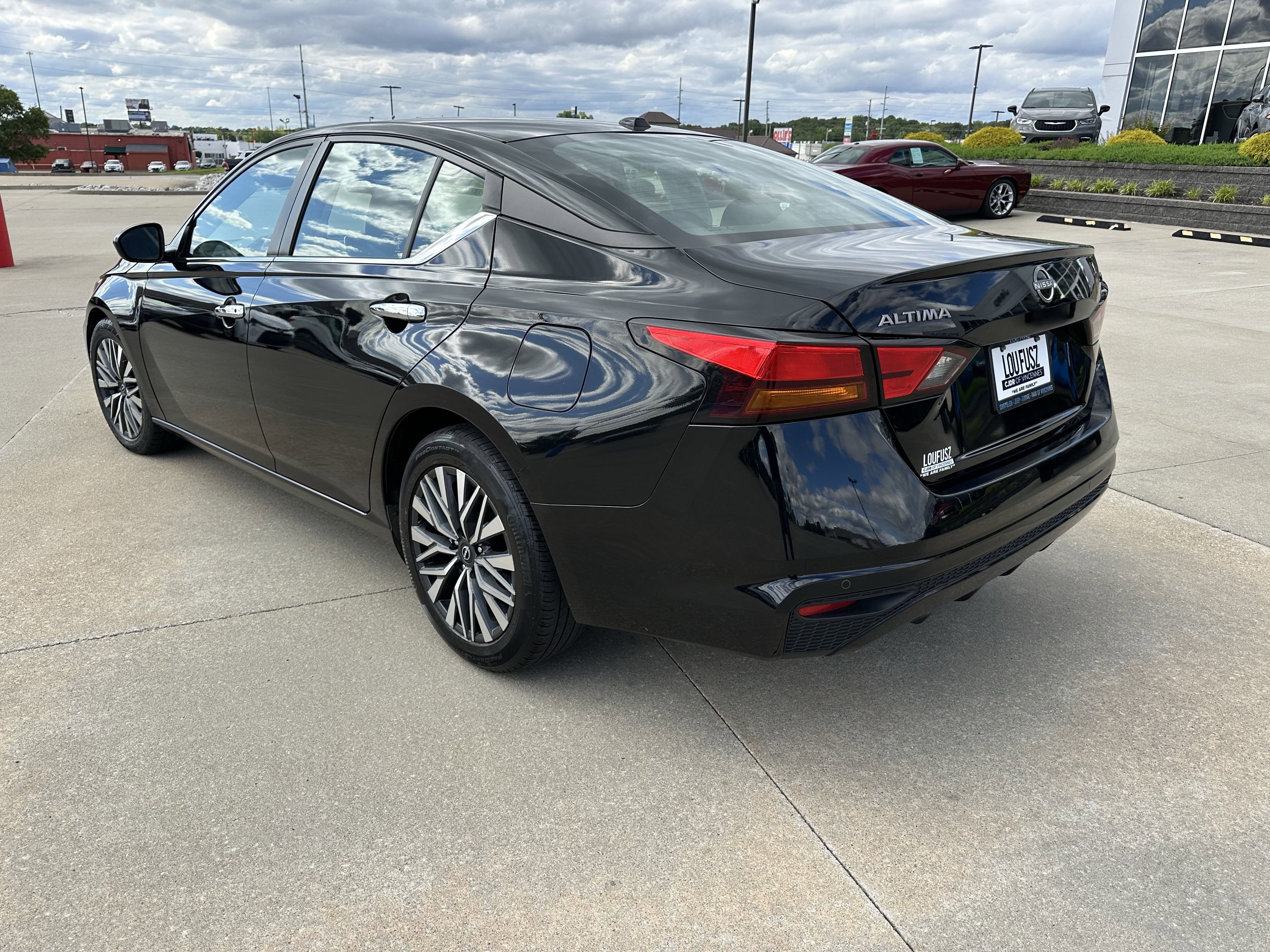 Used 2023 Nissan Altima SV with VIN 1N4BL4DV0PN339874 for sale in Vincennes, IN