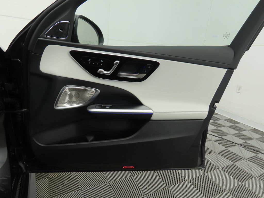 2025 Mercedes Benz C 300 photo 26