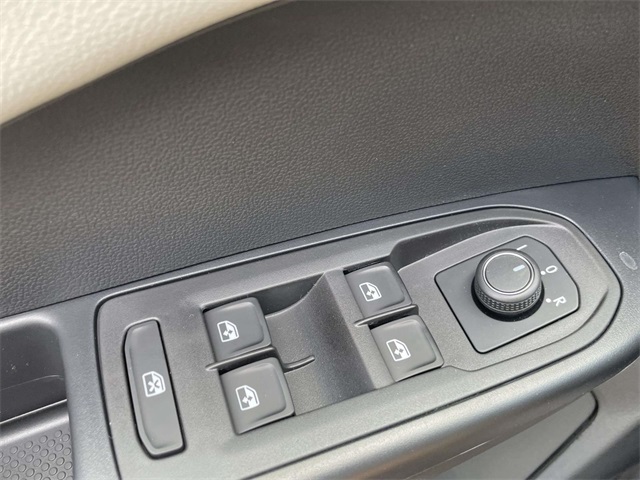 2025 Volkswagen Taos S photo 19