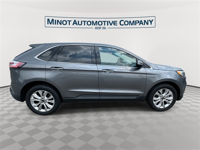 2024 Ford Edge Titanium photo 9