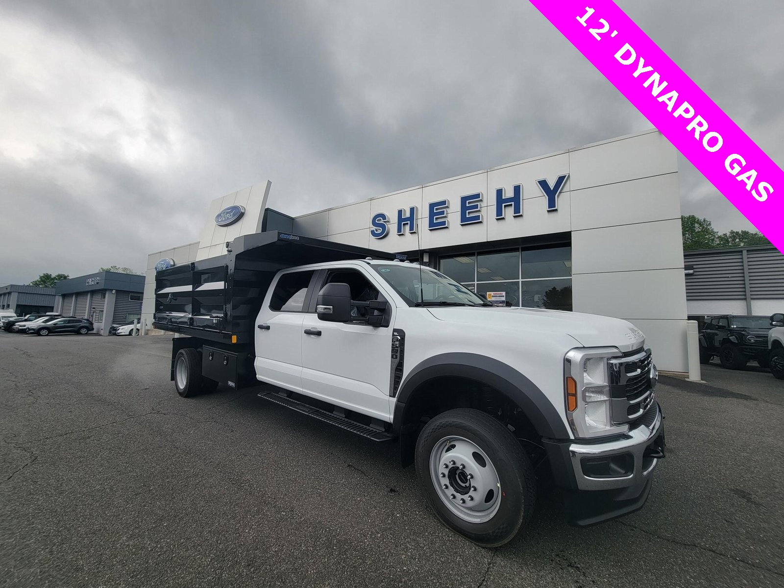 2025 Ford F-550 Super Duty Chassis Cab XL's photo