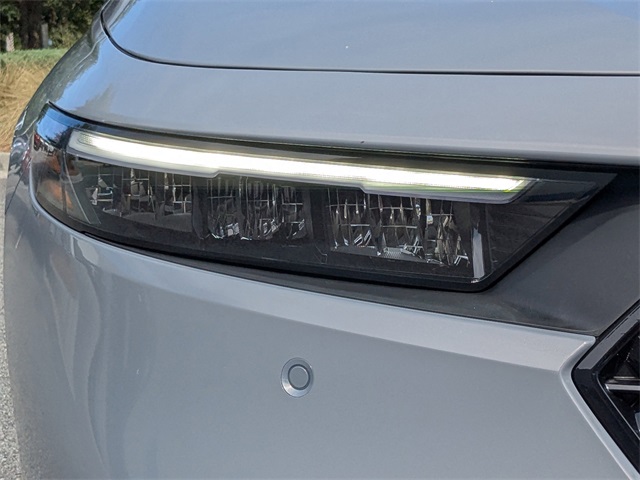 2025 Honda Accord Hybrid Touring photo 10