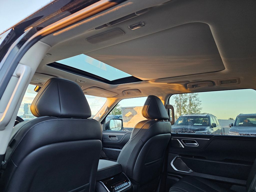 2025 Infiniti QX80 Sensory photo 18