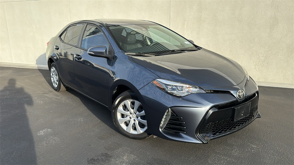 2017 Toyota Corolla SE's photo
