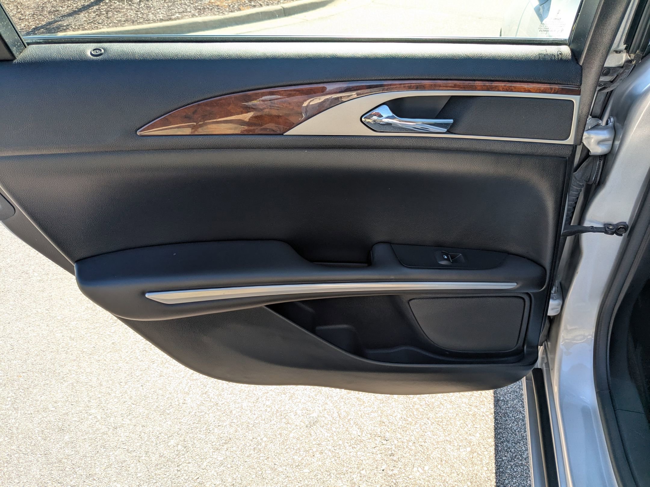 2016 Lincoln MKZ Base photo 27