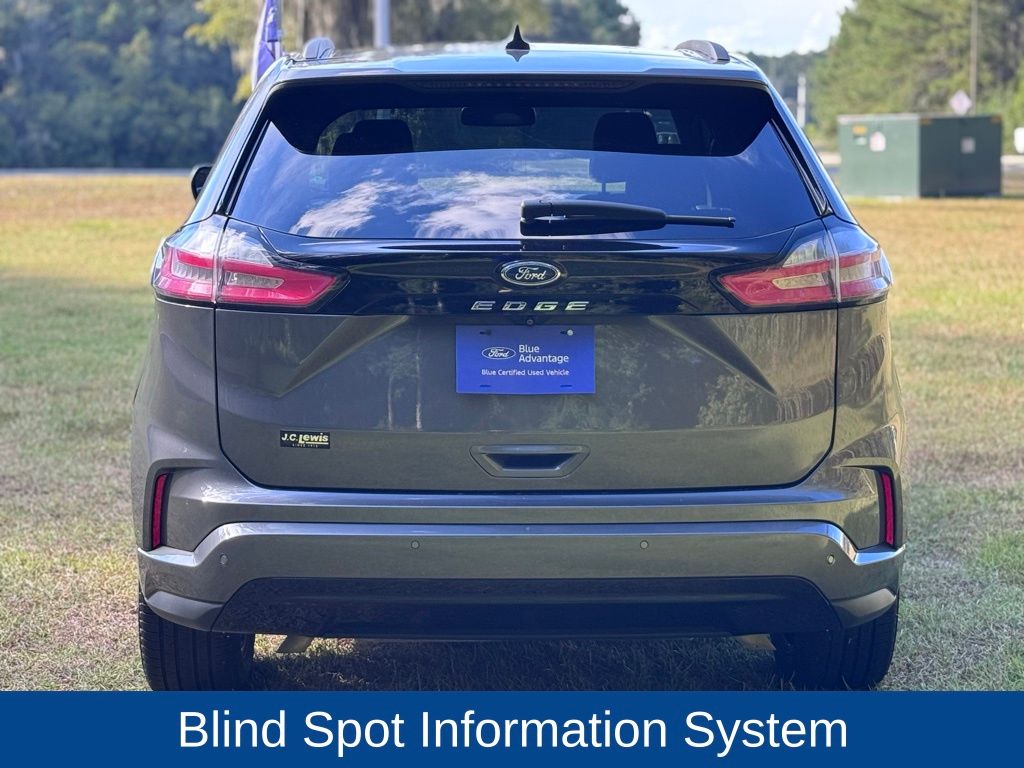 2022 Ford Edge ST photo 4