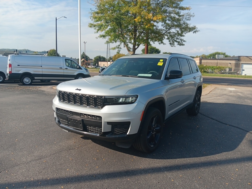 2023 Jeep Grand Cherokee Altitude photo 18