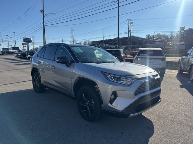 2020 Toyota RAV4 Hybrid XSE photo 2