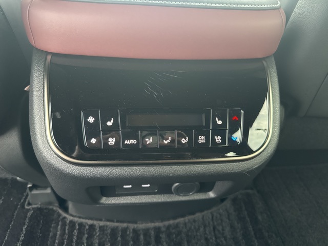 2026 Infiniti QX80 photo 17