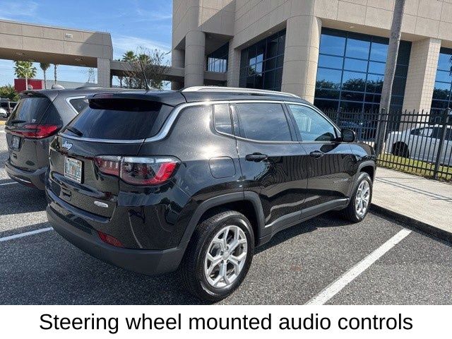 2024 Jeep Compass North Edition Latitude photo 3