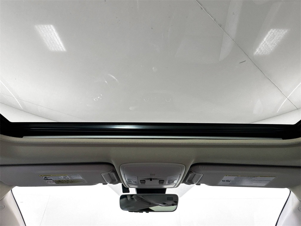 2017 Toyota RAV4 Limited photo 15