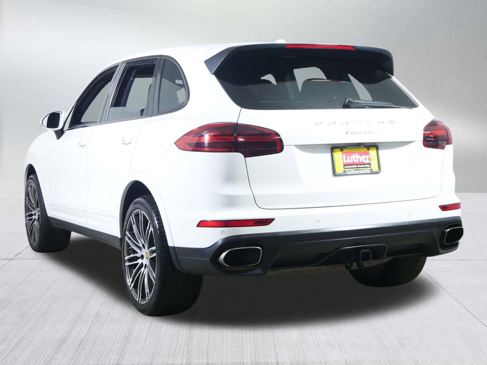 2017 Porsche Cayenne Platinum Edition photo 4