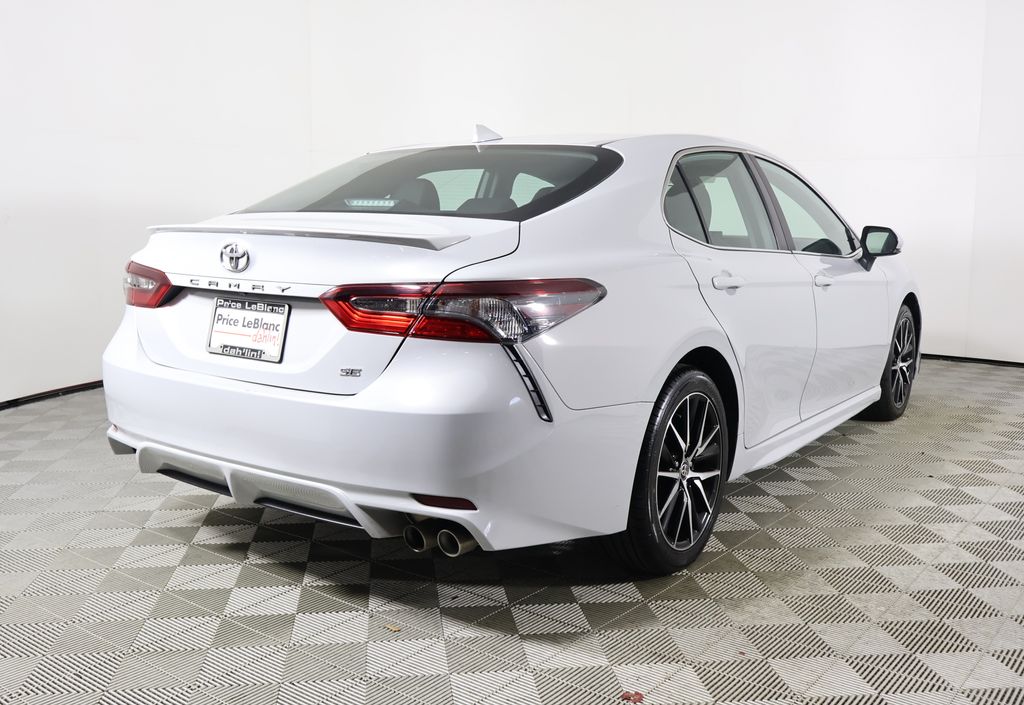 2023 Toyota Camry SE photo 5